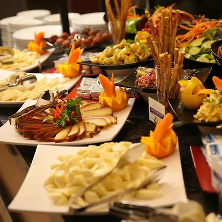 Pelora Hotel 3*